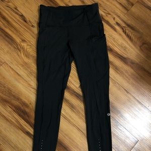 LULULEMON LEGGINGS SIZE 6 (Fast and Free Tight)